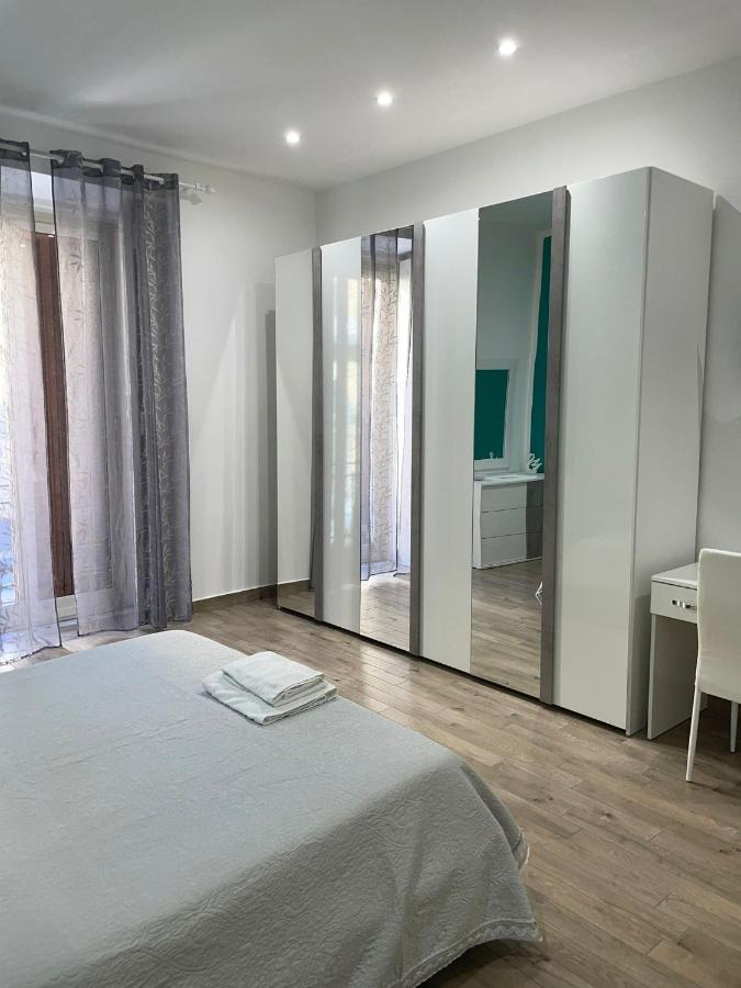 Dormire A Napoli Centro Holiday House Casa Vacanza Zewnętrze zdjęcie