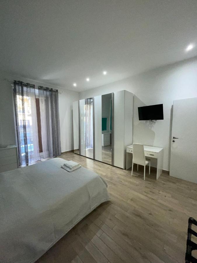 Dormire A Napoli Centro Holiday House Casa Vacanza Zewnętrze zdjęcie