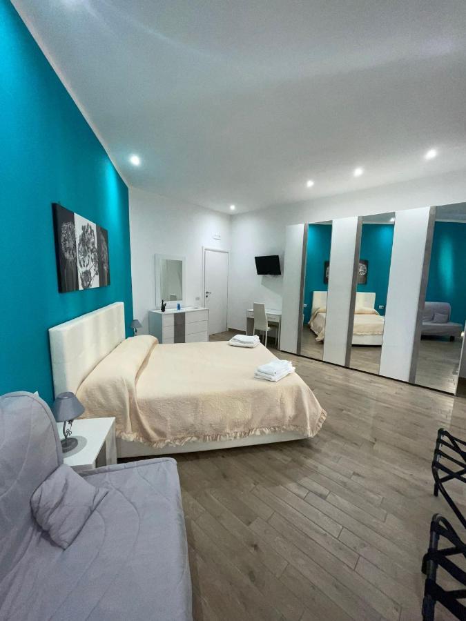 Dormire A Napoli Centro Holiday House Casa Vacanza Zewnętrze zdjęcie