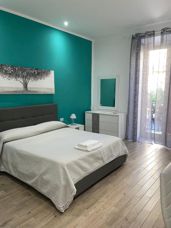 Dormire A Napoli Centro Holiday House Casa Vacanza Zewnętrze zdjęcie