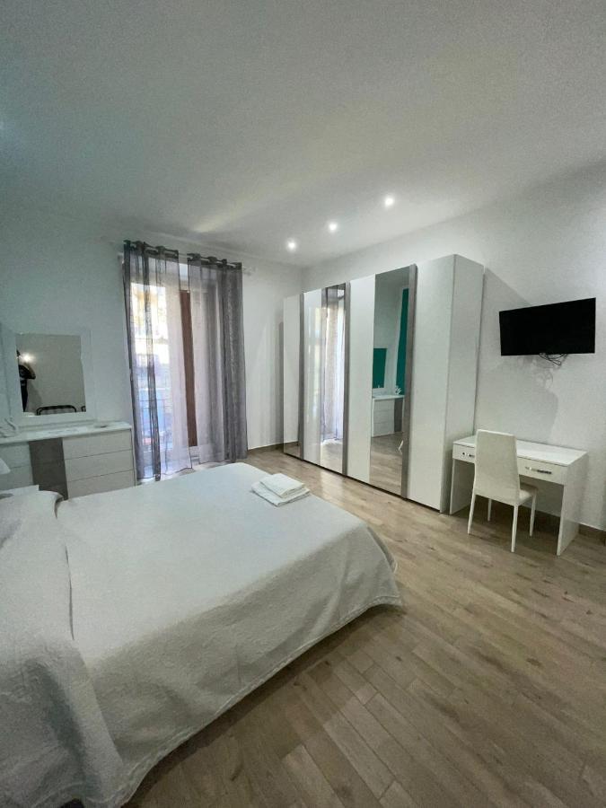 Dormire A Napoli Centro Holiday House Casa Vacanza Zewnętrze zdjęcie