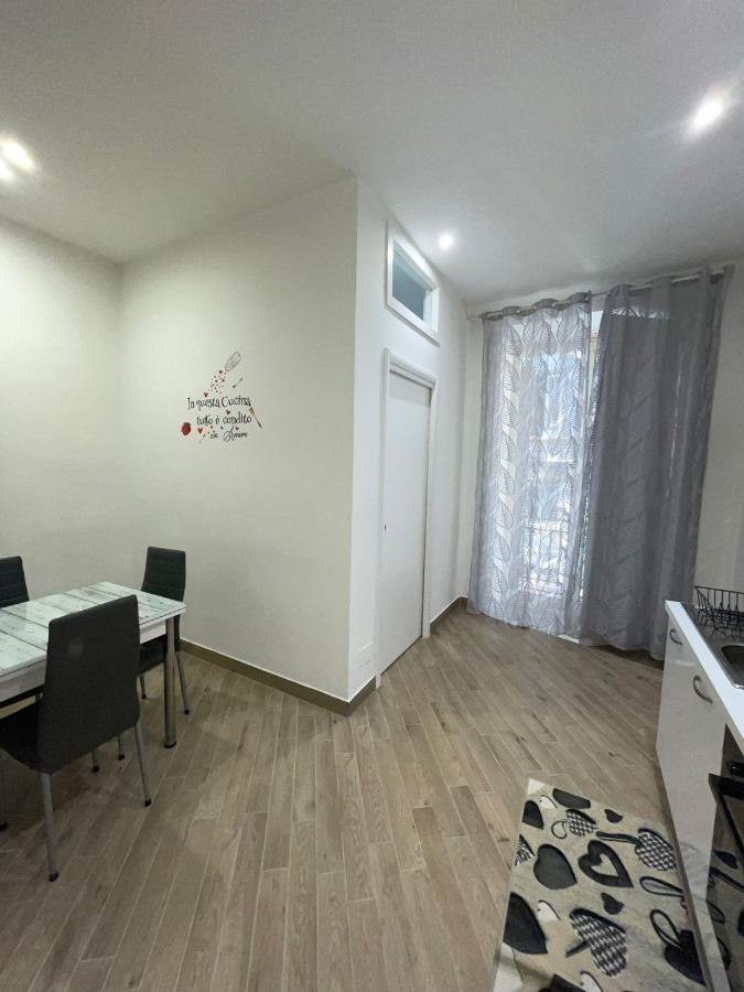 Dormire A Napoli Centro Holiday House Casa Vacanza Zewnętrze zdjęcie