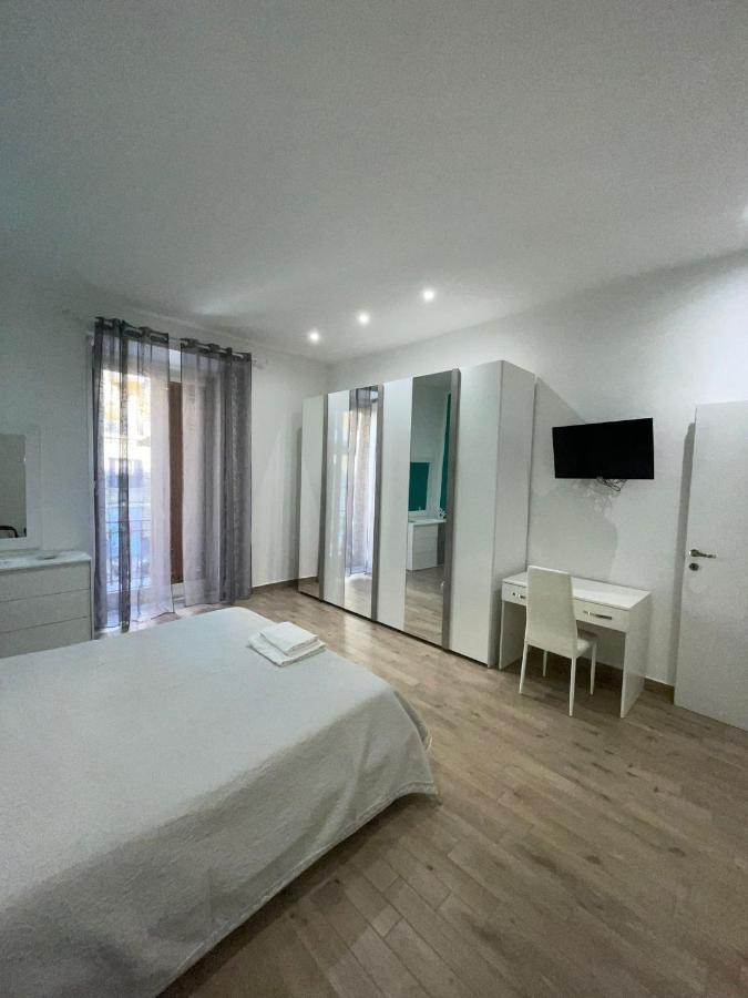 Dormire A Napoli Centro Holiday House Casa Vacanza Zewnętrze zdjęcie