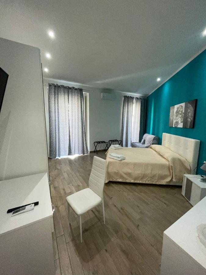 Dormire A Napoli Centro Holiday House Casa Vacanza Zewnętrze zdjęcie