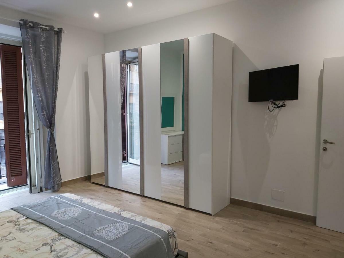 Dormire A Napoli Centro Holiday House Casa Vacanza Zewnętrze zdjęcie