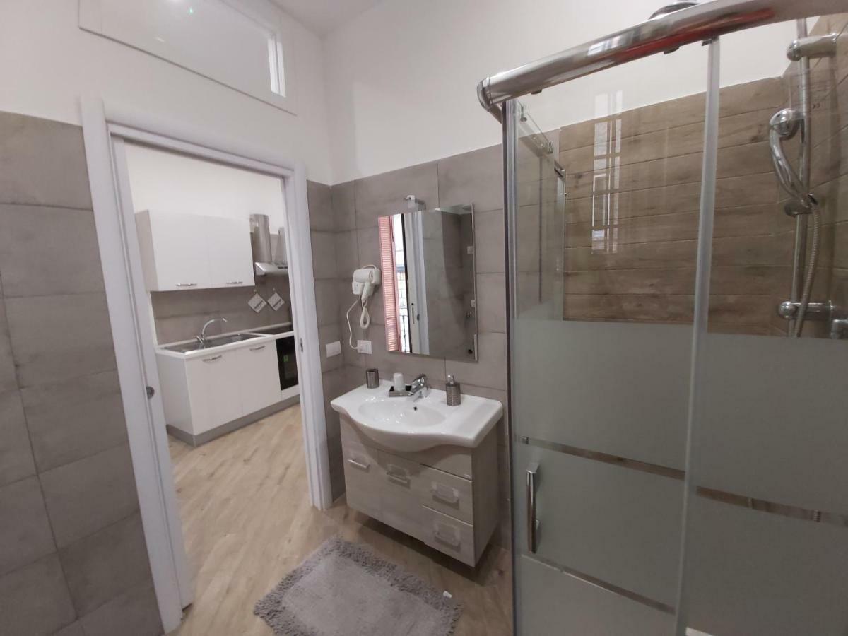 Dormire A Napoli Centro Holiday House Casa Vacanza Zewnętrze zdjęcie