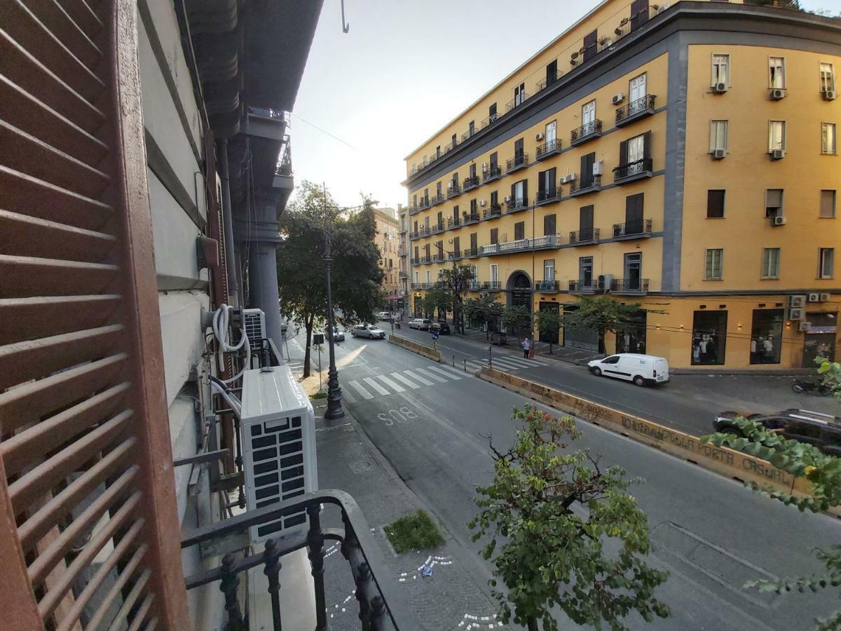 Dormire A Napoli Centro Holiday House Casa Vacanza Zewnętrze zdjęcie