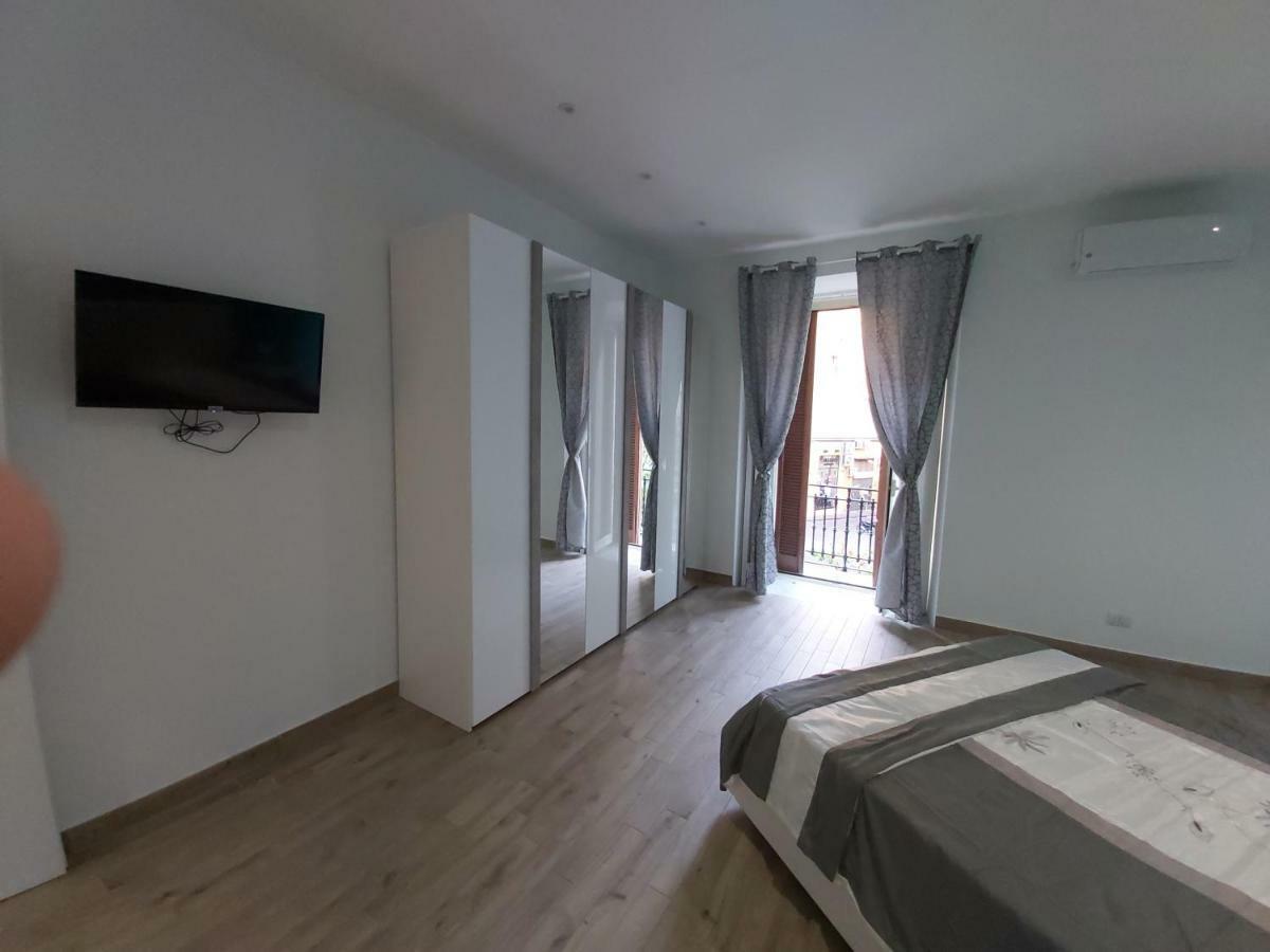 Dormire A Napoli Centro Holiday House Casa Vacanza Zewnętrze zdjęcie