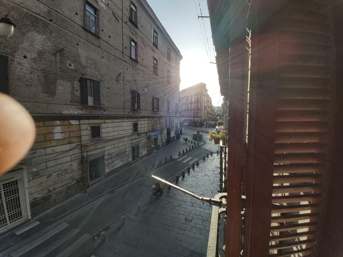 Dormire A Napoli Centro Holiday House Casa Vacanza Zewnętrze zdjęcie